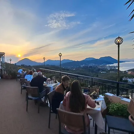 75 Steps Apart Otel Mesongí