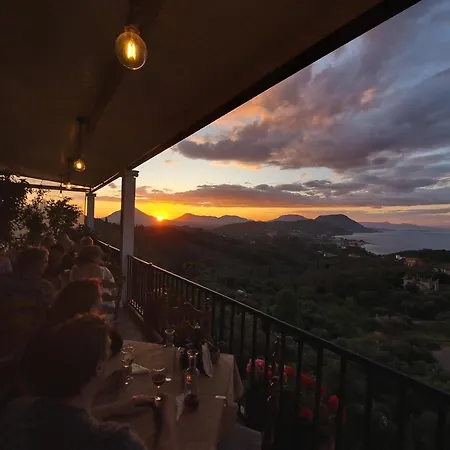 Aparthotel 75 Steps 4*