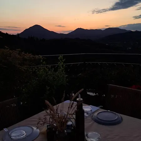 Aparthotel 75 Steps Mesongí