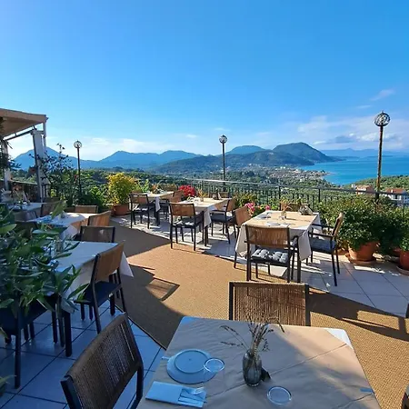 75 Steps Hotel apartamentowy Mesongí